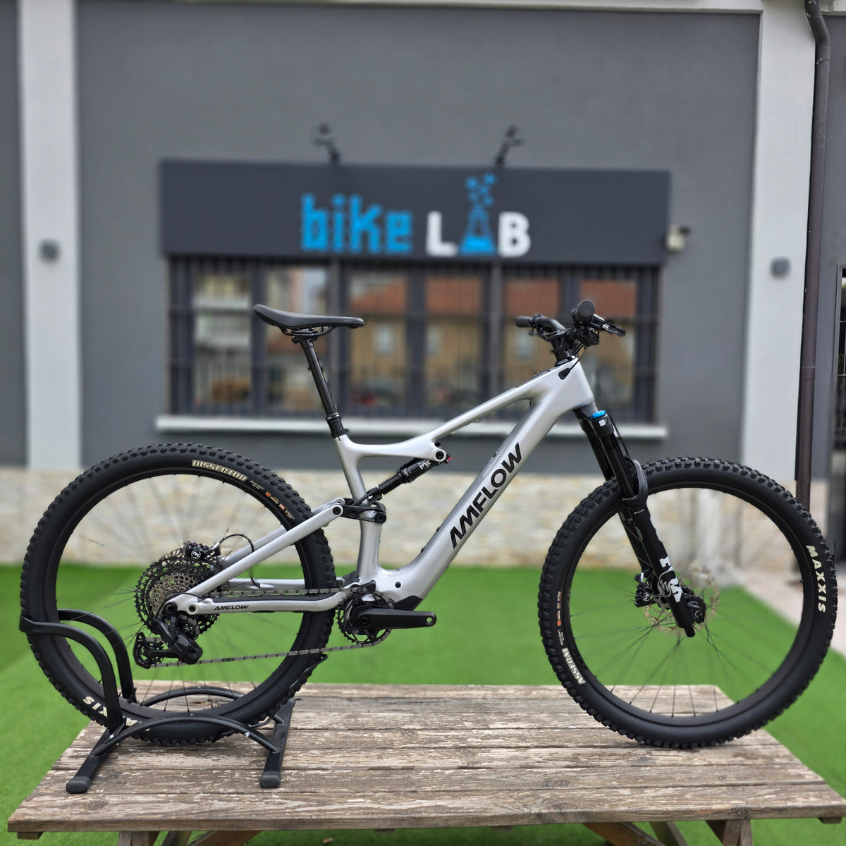 Amflow PL Carbon 2026 - tg. L