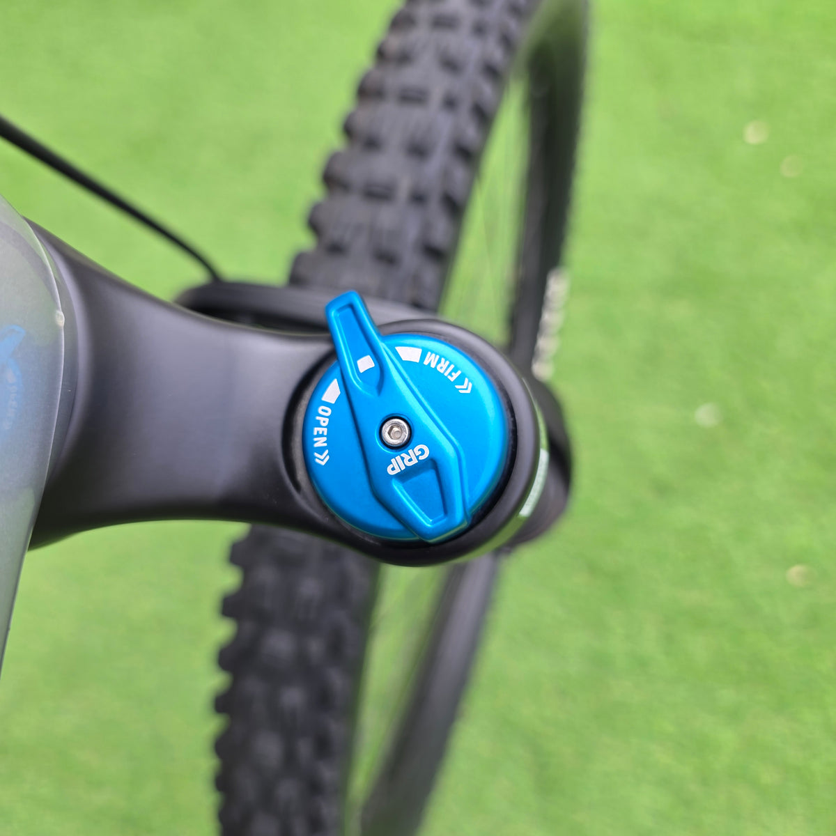 Amflow PL Carbon 2026 - tg. L